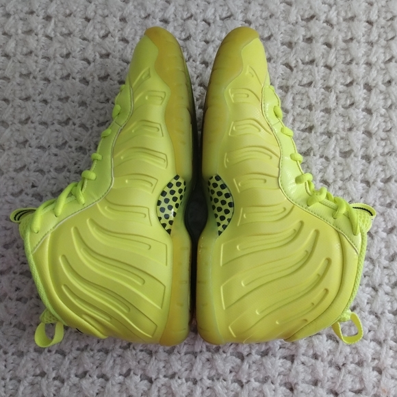 Nike Air Foamposite 'Volt' size 5y - Picture 10 of 11